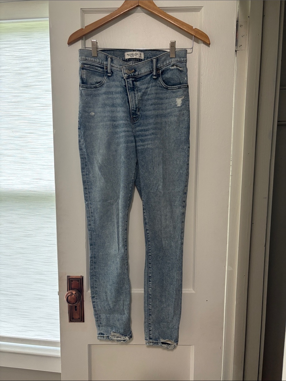 Abercrombie & Fitch Light Wash High-Rise Skinny Jeans